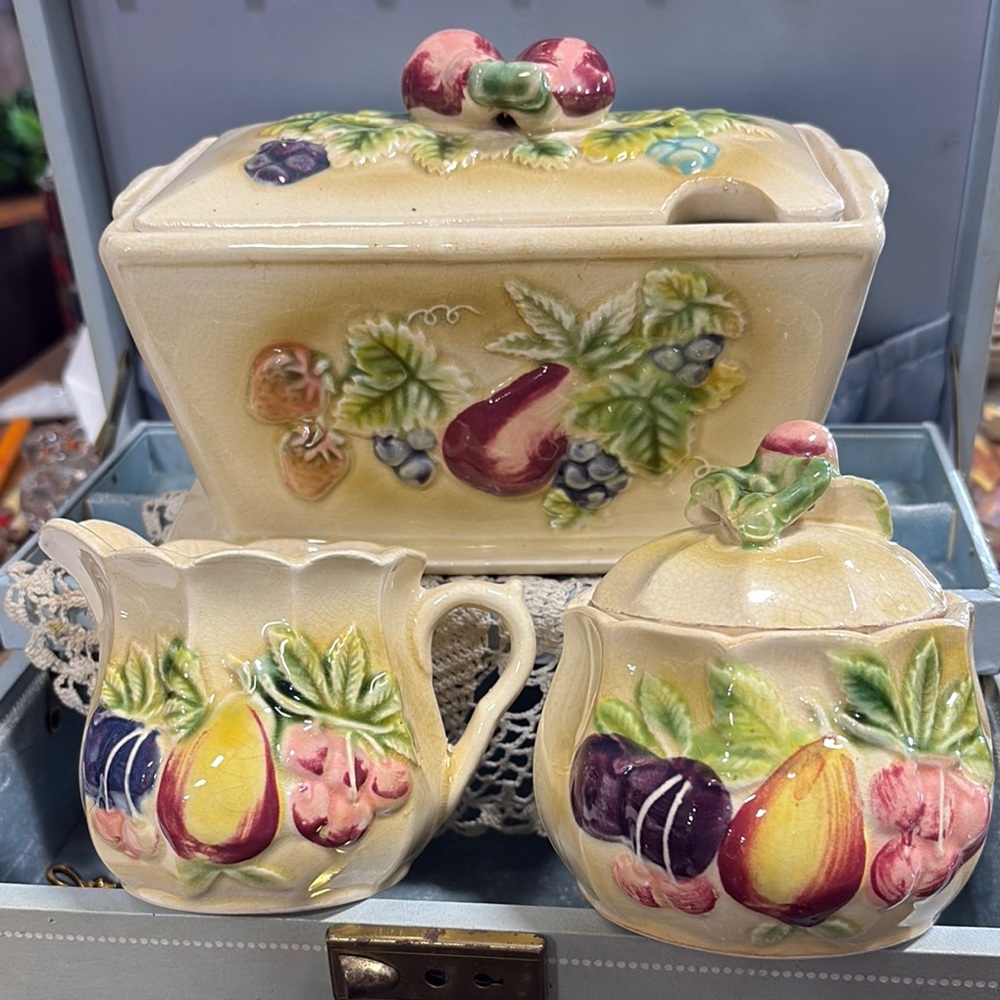 Vintage 1960s Japan Ceramic Art Deco Set - Creamer & Sugar and gravy boat 
U